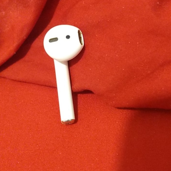 Airpods - Picture 3 of 3